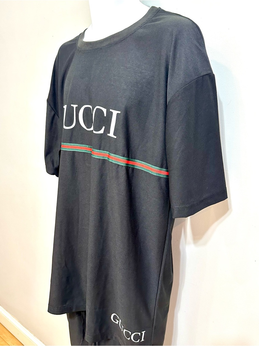 Gucci Black Tee and Shorts Set with Red Accent - Picture 4 of 13